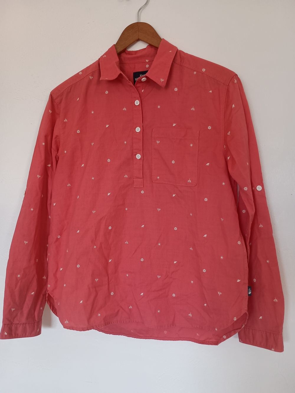 The North Face 100% Cotton Bayward Poplin Shirt Spiced Coral With White